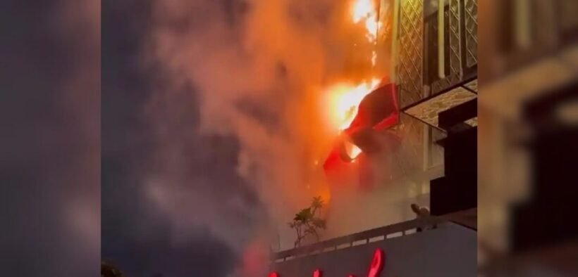 kebakaran papan reklame Sarinah Jakarta