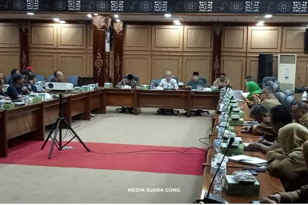 DPRD Sidoarjo mediasi pemakaman