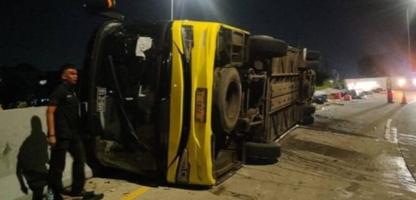 bus cahaya trans kecelakaan