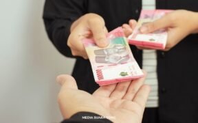 wajib terima uang tunai