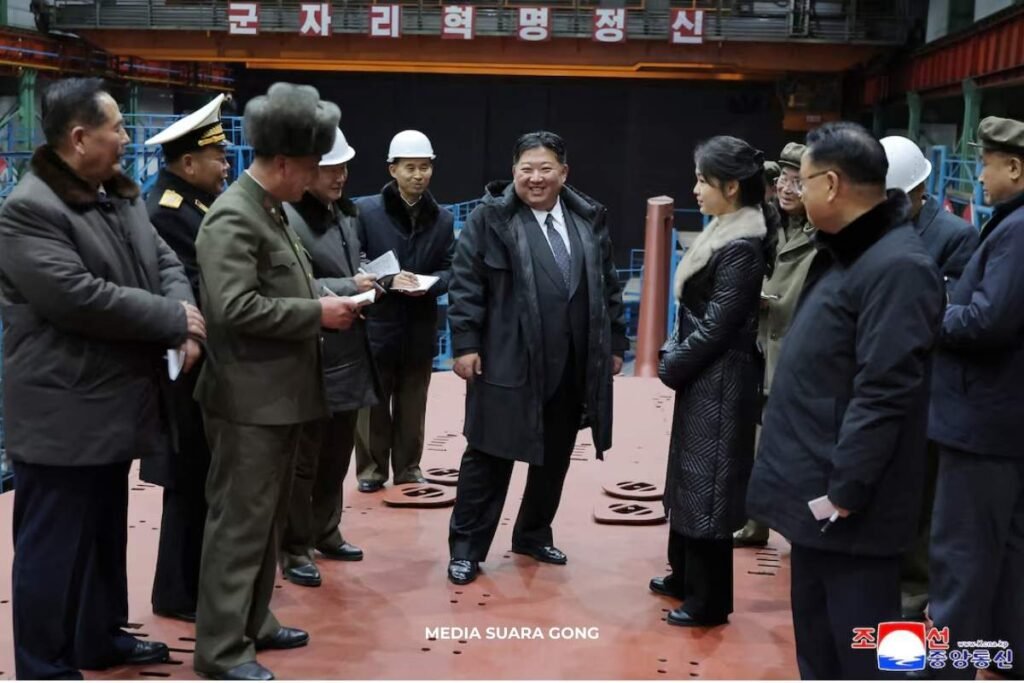 Kim Jong Un pamer kapal
