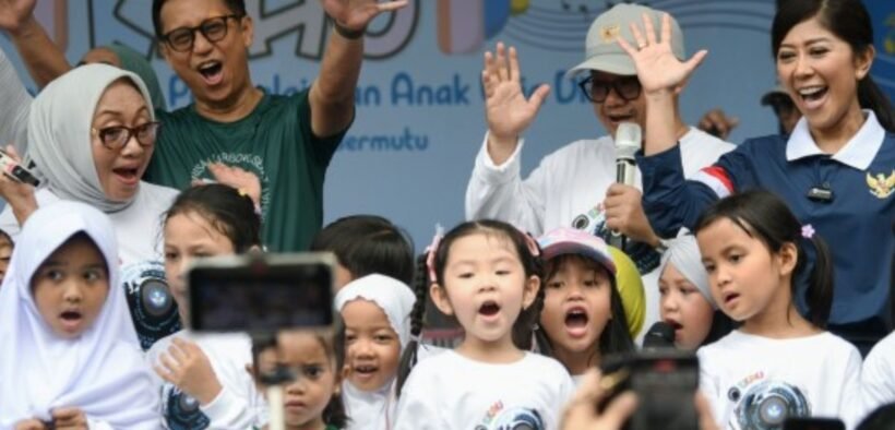 Kemkomdigi menyiapkan pembatasan akses media sosial bagi remaja usia 13–16 tahun yang ditargetkan mulai berlaku Maret 2026.