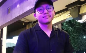 UWKS resmi menjatuhkan sanksi drop out kepada Youtuber Resbob terkait kasus ujaran kebencian dan penghinaan terhadap suku Sunda.