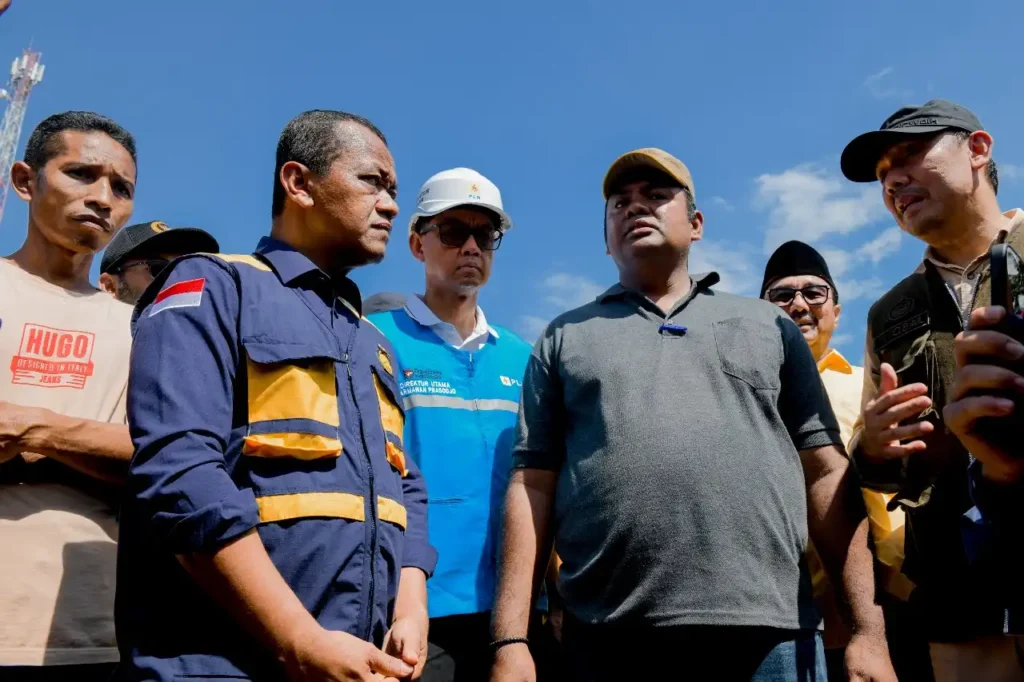 Bahlil Tegaskan Sanksi Tambang Ilegal Usai Banjir Bandang Terjang Sumatera