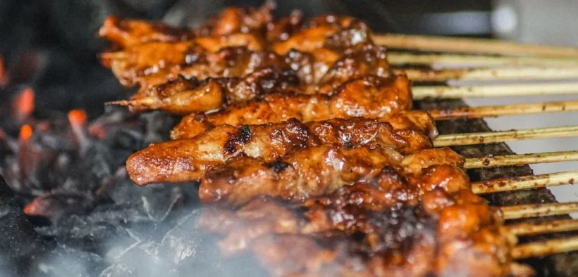 TasteAtlas menempatkan Kuliner Indonesia, sate kambing di posisi keempat dalam daftar 100 Kuliner Terlezat di Dunia 2025/26
