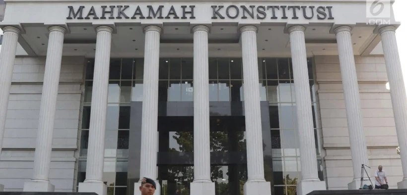 Pasal penghinaan Presiden dalam KUHP baru digugat ke MK. Mahasiswa hukum menilai Pasal 218 berpotensi membungkam kebebasan berekspresi.