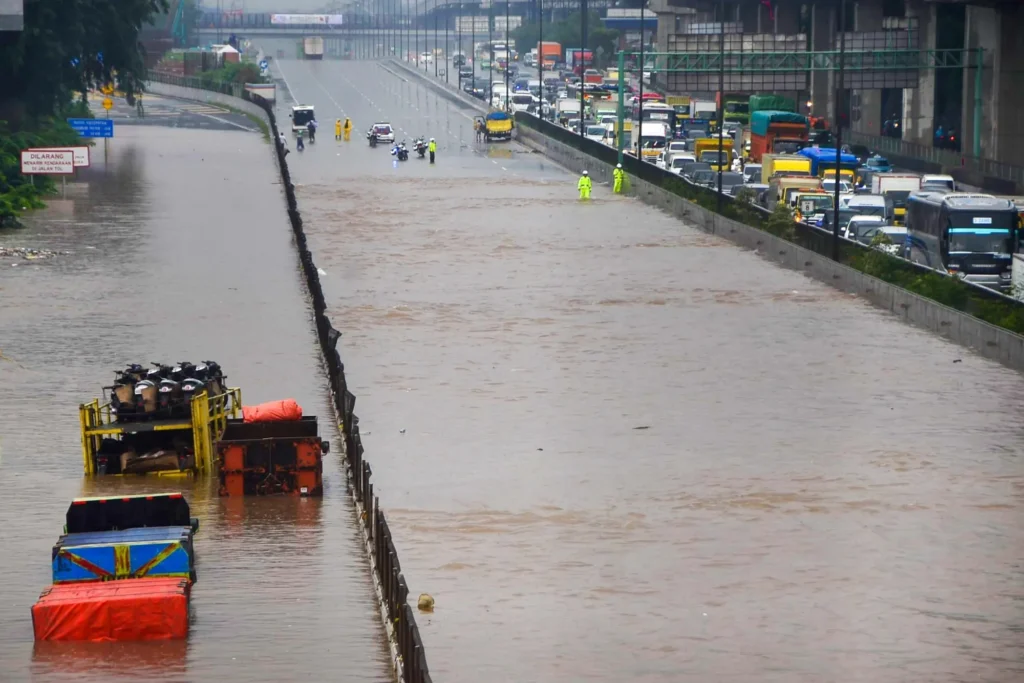 banjir Jakarta ganggu transportasi