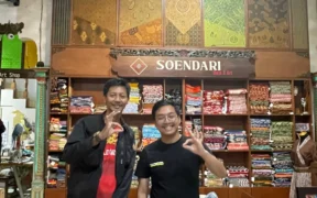Batik Soendari, rumah batik yang dikenal konsisten menjaga nilai tradisi, namun berani melangkah dengan mempertemukan batik dengan jersey
