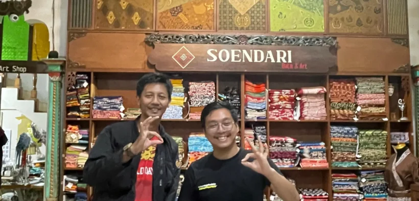 Batik Soendari, rumah batik yang dikenal konsisten menjaga nilai tradisi, namun berani melangkah dengan mempertemukan batik dengan jersey