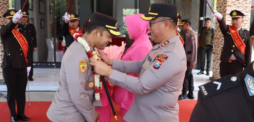 Estafet kepemimpinan di tubuh Polres Batu resmi berpindah Jabatan Kapolres Batu kini diserahkan kepada AKBP Aris Purwanto
