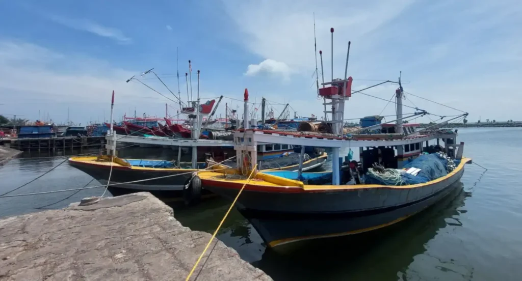 Cuaca lagi “badmood”, dan perairan Jawa Timur (Jatim) ikut kena imbasnya, KSOP Probolinggo menghimbau masyarakat dan nelayan lebih waspada