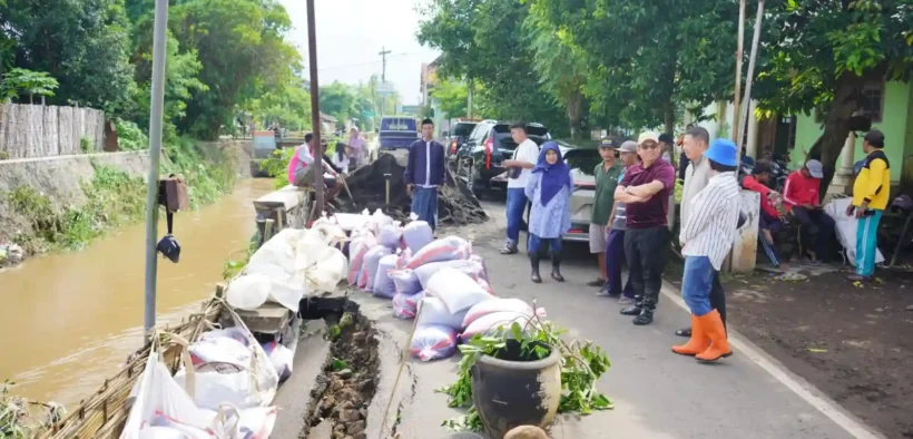 Wali Kota Probolinggo Tinjau Drainase Tersumbat Usai Banjir, Normalisasi Dilakukan Bertahap