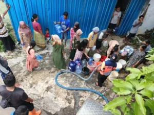 Pasca Banjir Krejengan, BPBD Probolinggo Distribusikan Air Bersih