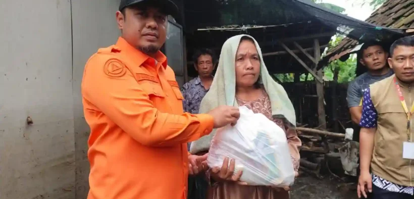Wakil Bupati Probolinggo Fahmi AHZ bersama Sekda Ugas Irwanto memimpin langsung penertiban dan peninjauan Sungai Opo-Opo di Desa Opo-Opo