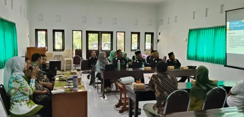 FKPS bersama DLH Kabupaten Probolinggo memperkuat sinergi pengelolaan TPS, mendorong pemilahan sampah dan partisipasi aktif masyarakat