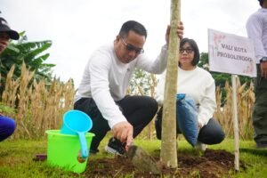 Tanam 100 Pohon di RTH Maramis, Pemkot Probolinggo Gaungkan Gerakan Sahabat Pohon