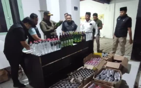 Satpol PP Kabupaten Probolinggo kembali menunjukkan komitmennya dalam memberantas peredaran minuman keras (miras) ilegal.