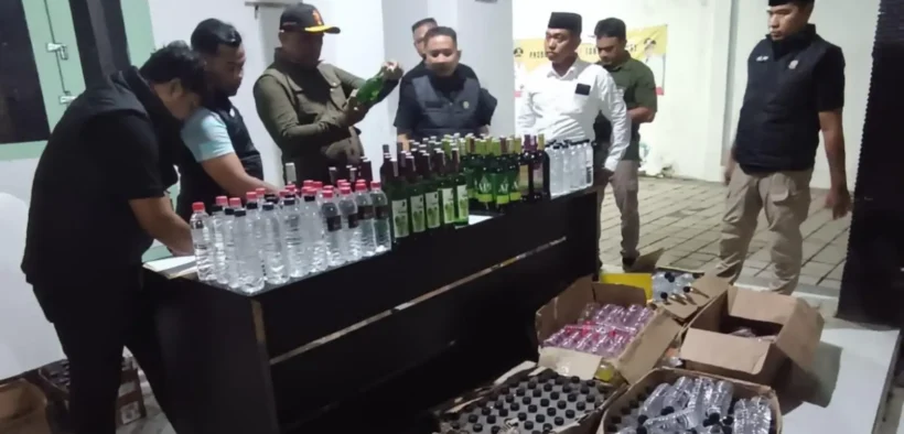 Satpol PP Kabupaten Probolinggo kembali menunjukkan komitmennya dalam memberantas peredaran minuman keras (miras) ilegal.