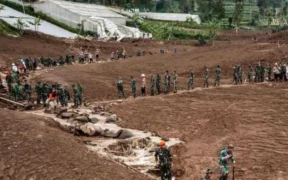Sebanyak 23 prajurit Marinir dilaporkan menjadi korban setelah tertimbun material longsor di cisarua saat menjalani latihan pratugas.