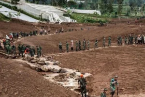 23 Marinir Tertimbun Longsor Cisarua Saat Latihan Pamtas