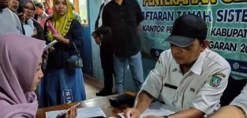 BPN Kabupaten Jombang kembali menyerahkan sertifikat tanah kepada masyarakat Desa Wonosalam, Kecamatan Wonosalam, Kabupaten Jombang.