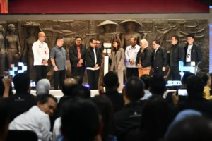 Menkomdigi Tegaskan Operator Seluler Tak Pegang Data Biometrik SIM Card