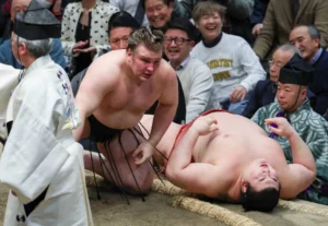 Aonishiki Juara Hatsu Basho Dari Ukraina ke Puncak Sumo