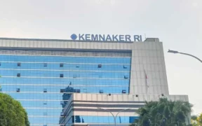 Menteri Ketenagakerjaan (Menaker) Yassierli mengakui bahwa rata-rata nasional upah minimum provinsi (UMP) 2026 masih dibawah standart