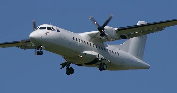 Pesawat ATR 42-500 dengan registrasi PK-THT yang dioperasikan Indonesia Air Transport (IAT) dilaporkan hilang kontak