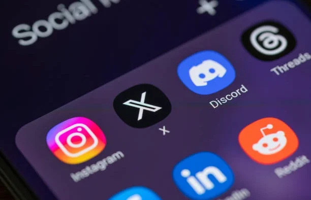 Grok, chatbot berbasis kecerdasan buatan (AI) milik Elon Musk, lagi-lagi bikin geger dunia gegara konten bermuatan seksual Chudai ini