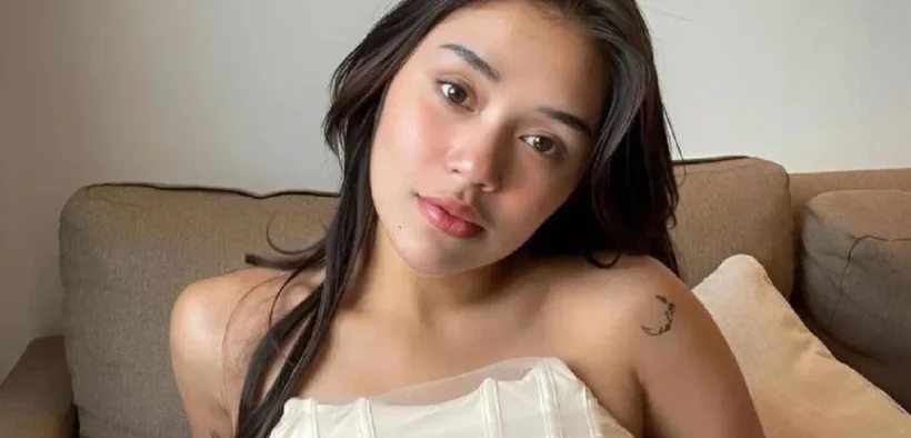 Kabar duka menyelimuti dunia hiburan Tanah Air. Selebgram Lula Lahfah dikabarkan meninggal dunia pada Jumat (23/1/2026) malam