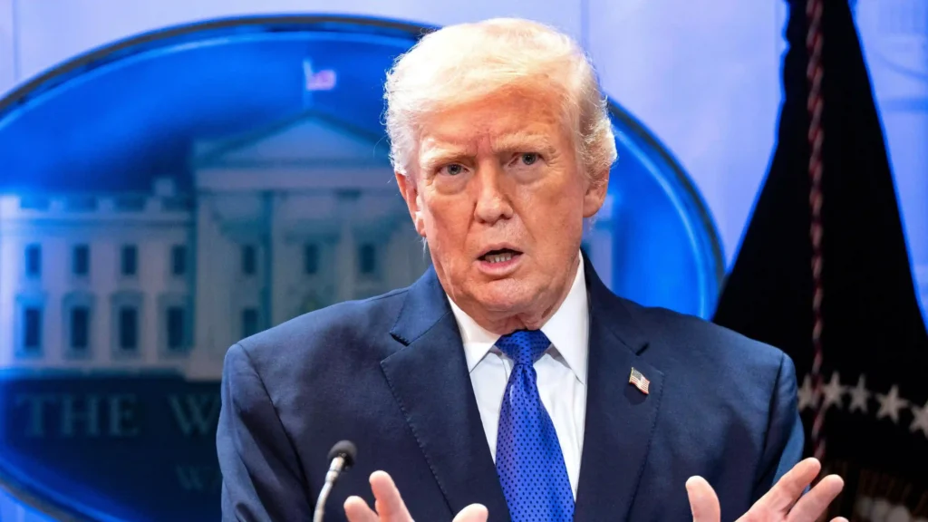 Ketegangan Dagang Memanas, Trump Siap Naikkan Tarif Hingga 15 Persen