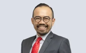 Majelis hakim menjatuhkan vonis 9 tahun penjara kepada eks Direktur Utama PT Pertamina Patra Niaga, Riva Siahaan