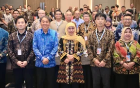 Khofifah Tegaskan Komitmen Jaga Iklim Investasi Jatim di Hadapan Pebisnis Jepang
