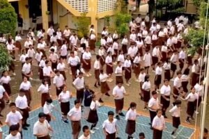 Sekolah di Surabaya Akui Pembatasan HP Bikin Siswa Lebih Fokus