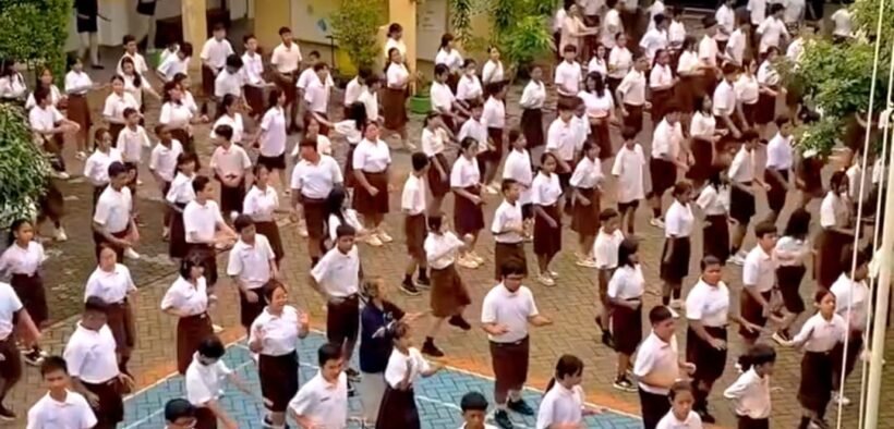 Sekolah di Surabaya Akui Pembatasan HP Bikin Siswa Lebih Fokus