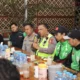 Kakorlantas Polri Irjen Pol Agus Suryonugroho menggelar dialog humanis bersama komunitas pengemudi ojek online (ojol) di Kota Batu