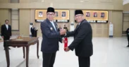 Wali Kota Batu, Nurochman, resmi melantik Drs. H. Eko Suhartono, M.M sebagai Penjabat (Pj.) Sekretaris Daerah Kota Batu.