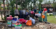 BPBD Kabupaten Probolinggo menyalurkan bantuan logistik kepada warga terdampak angin puting beliung di Desa Pohsangit Leres