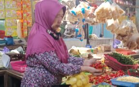 Harga cabai rawit di sejumlah pasar tradisional di wilayah Malang Raya mengalami lonjakan signifikan hingga Rp80 Ribu per Kilogram