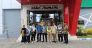 Pemerintah Kabupaten Jombang menerima kunjungan rombongan studi tiru dari PT BPR Bank Kotabaru di Gedung PT BPR Bank Jombang.