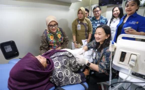 Pemerintah Kota Surabaya melalui Tim Penggerak PKK meluncurkan layanan Indonesian Women’s Reproductive Mobile Clinic