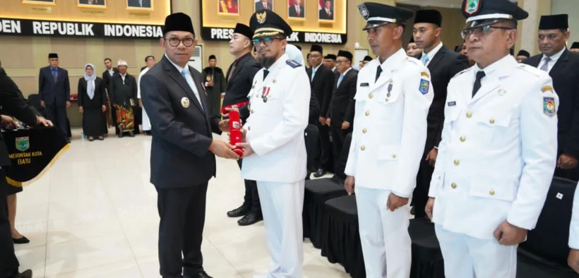 Wali Kota Batu Nurochman melantik sebanyak 137 pejabat di lingkungan Pemerintah Kota Batu, Jumat (13/2/2026)