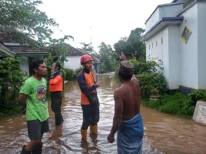 BPBD Probolinggo Gercep Tangani Luapan Kali Laweyan di Tambakrejo