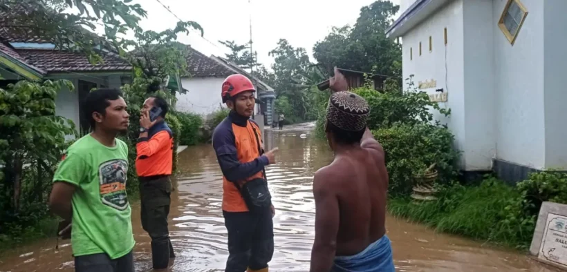 BPBD Probolinggo Gerak Cepat Tangani Luapan Kali Laweyan di Tambakrejo