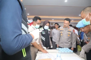 Kapolres Pimpin Tes Urine Dadakan Anggota Polres Situbondo