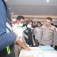 Kapolres Situbondo bersama jajaran PJU mengikuti tes urine mendadak sebagai komitmen pemberantasan narkoba di internal Polri