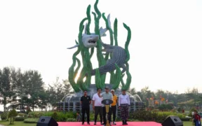 Surabaya Gaungkan Aksi Kurve Bersih Pantai dalam rangka memperingati Hari Peduli Sampah Nasional (HPSN) 2026