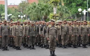 Pemerintah Kota Surabaya melalui Satpol PP meningkatkan pengawasan dan patroli selama Bulan Suci Ramadan 1447 Hijriah/2026.