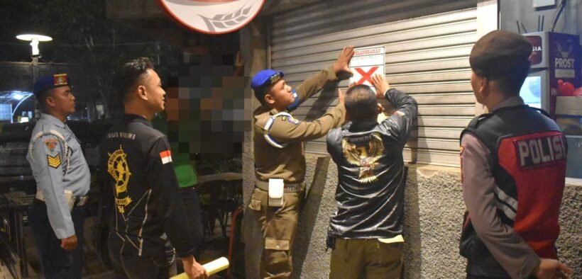 Pemerintah Kota Surabaya melalui Satpol PP terus mengintensifkan pengawasan Tempat Rekreasi Hiburan Umum (RHU) selama bulan suci Ramadan.